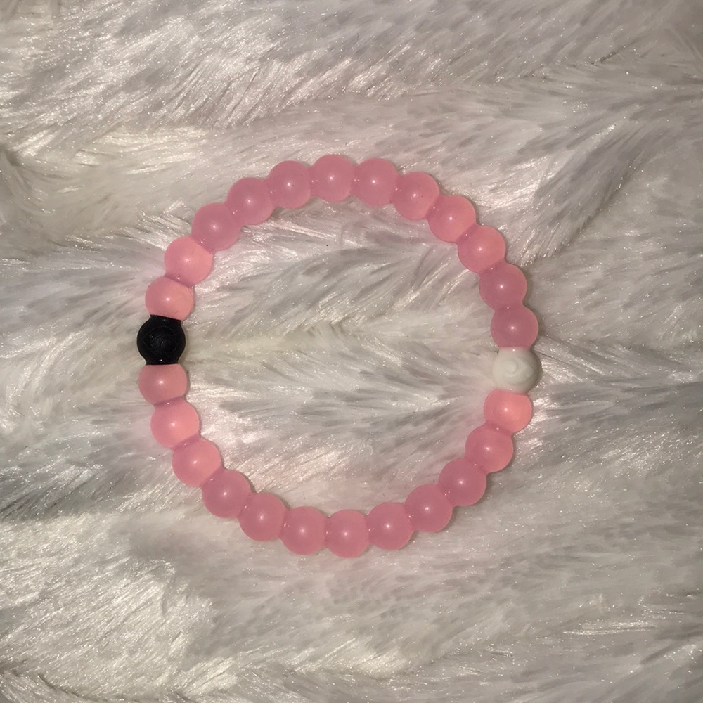 Pink lokai